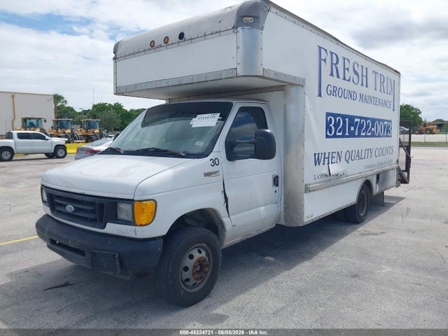 Ford E-350 Standard