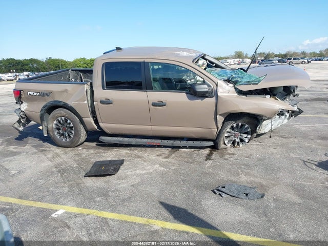 Nissan Titan Pro-4x 4x4