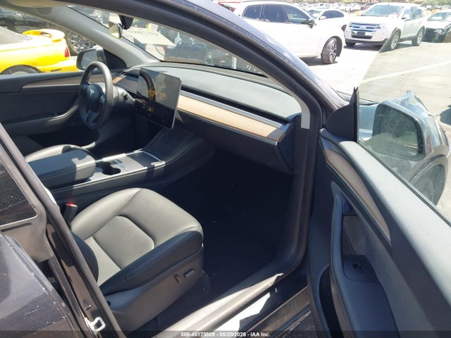 Tesla Model Y Long Range Dual Motor Rear-wheel Drive