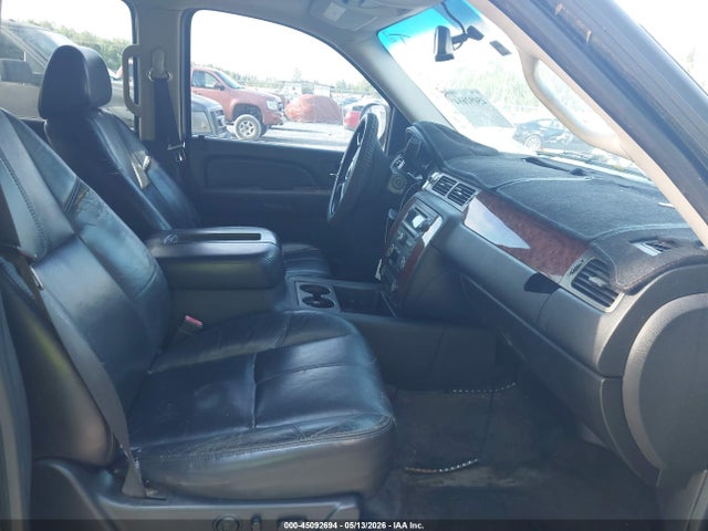 Chevrolet Suburban 1500 Lt