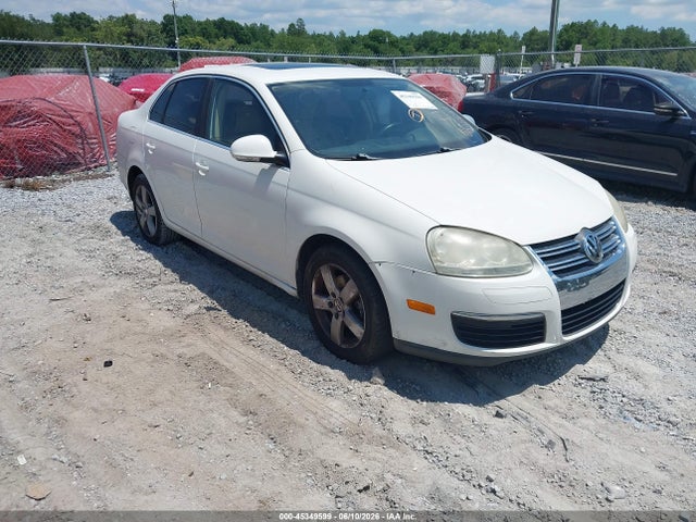 Salvage Volkswagen Jetta Image