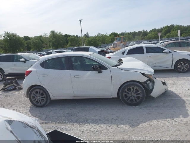 Toyota Yaris Le