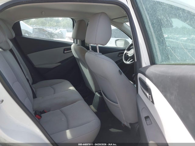 Toyota Yaris Le