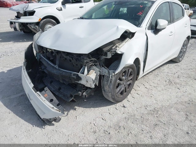 Toyota Yaris Le