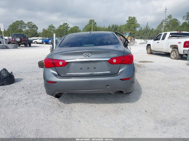 INFINITI Q50 Premium