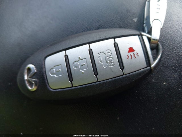 INFINITI Q50 Premium