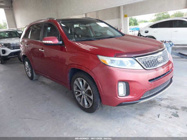 Salvage Kia Sorento Image