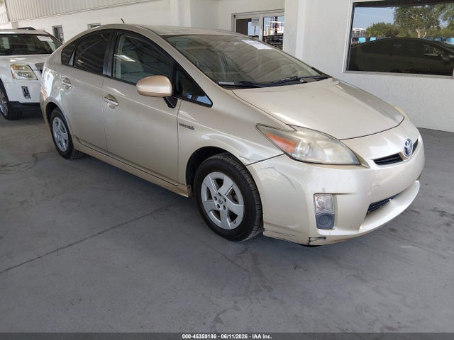 Salvage Toyota Prius Image