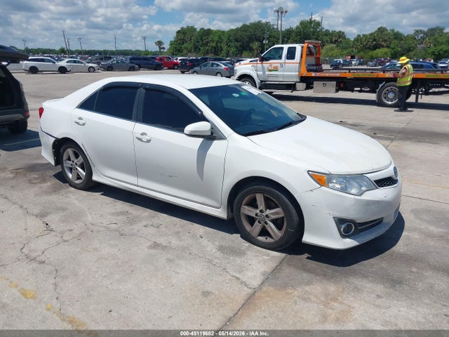 Salvage Toyota Camry Image