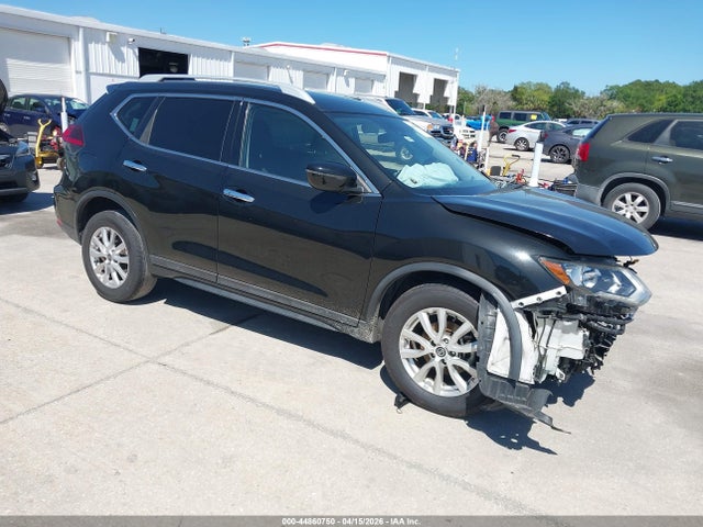 Salvage Nissan Rogue Image