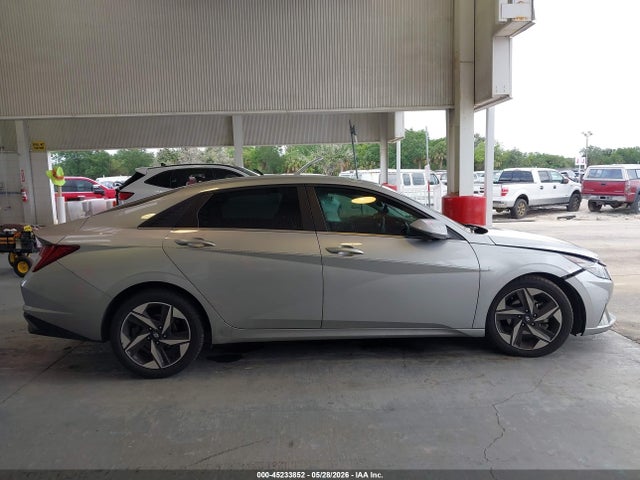 Hyundai ELANTRA Sel