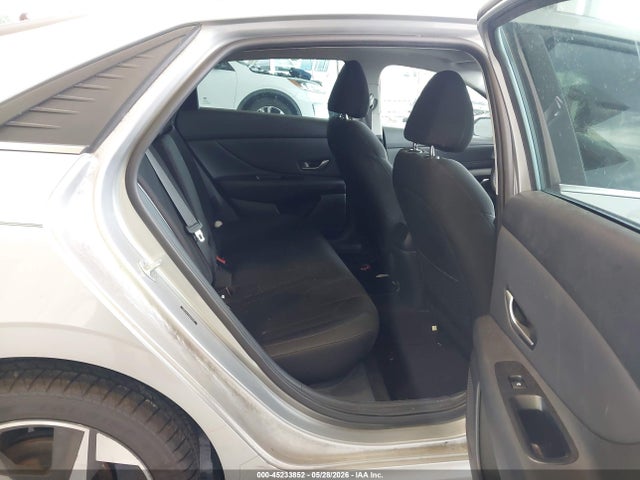 Hyundai ELANTRA Sel