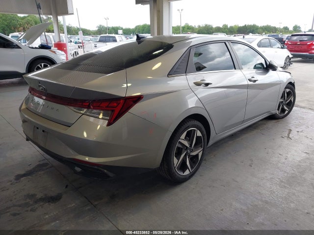 Hyundai ELANTRA Sel