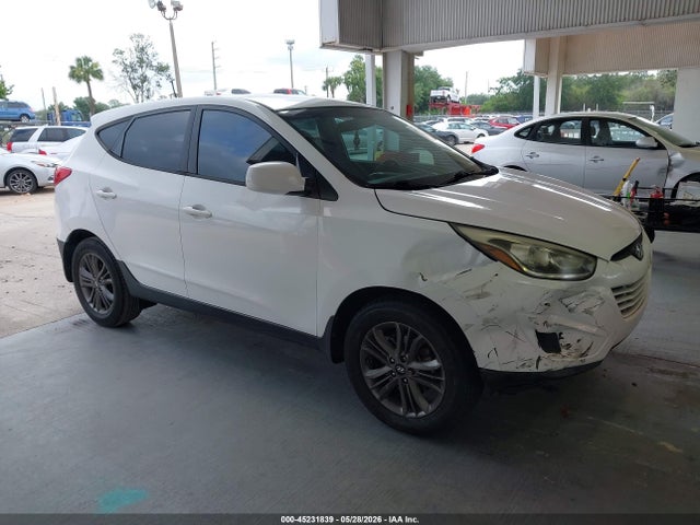Salvage Hyundai TUCSON Image