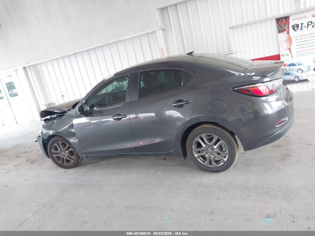 Toyota Yaris Le