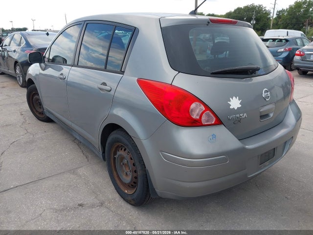 Nissan Versa 1.8s
