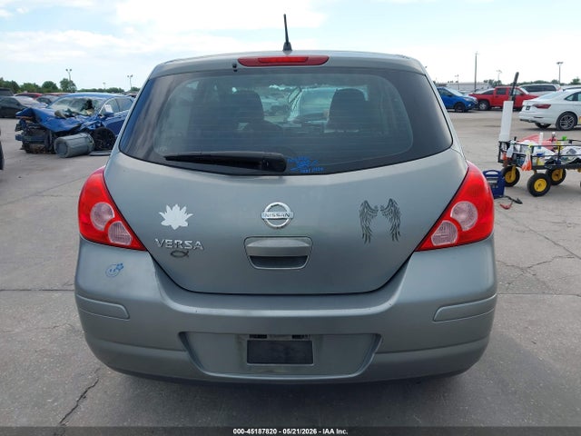 Nissan Versa 1.8s