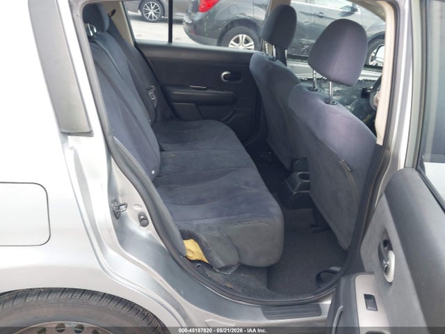 Nissan Versa 1.8s