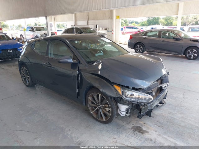 Salvage Hyundai VELOSTER Image