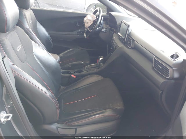 Hyundai VELOSTER 2.0 Premium