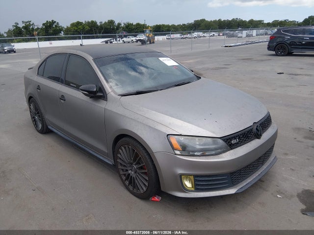 Salvage Volkswagen Jetta Image