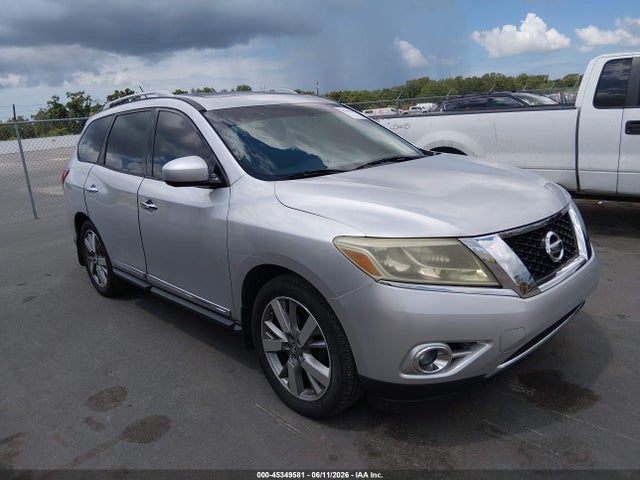Salvage Nissan Pathfinder Image
