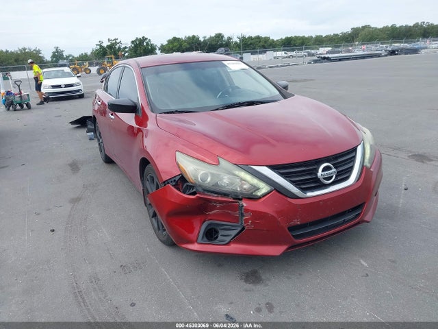 Salvage Nissan Altima Image