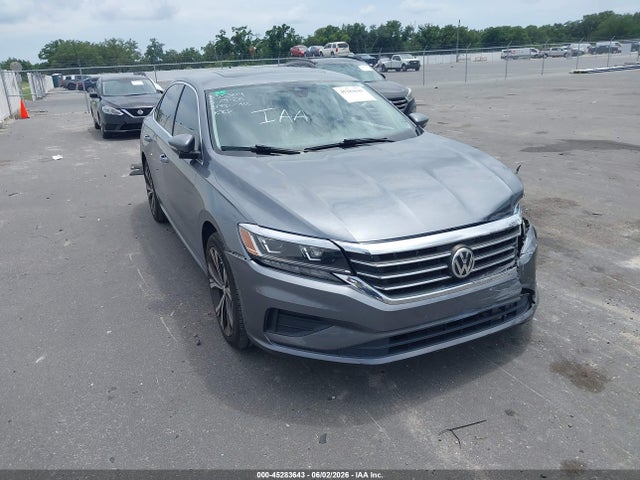 Salvage Volkswagen Passat Image