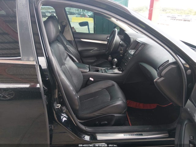 INFINITI Q40