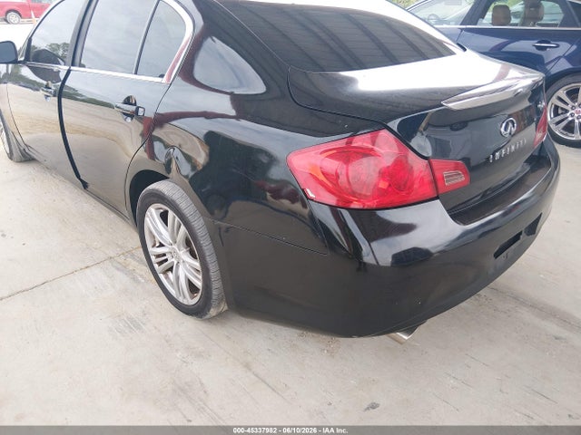 INFINITI Q40