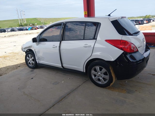 Nissan Versa 1.8s