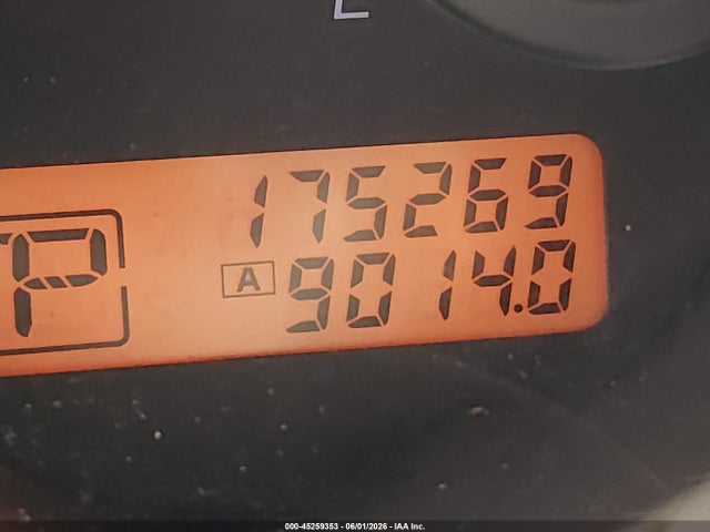 Nissan Versa 1.8s