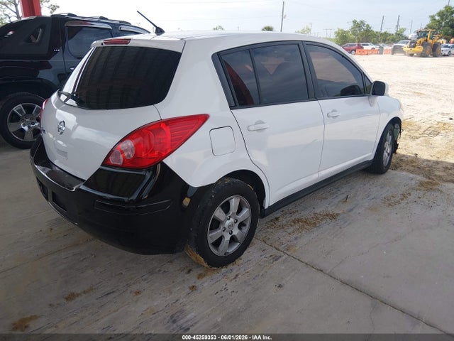 Nissan Versa 1.8s