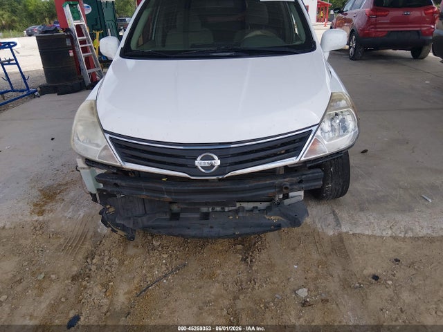 Nissan Versa 1.8s