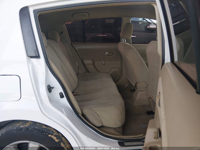 Nissan Versa 1.8s
