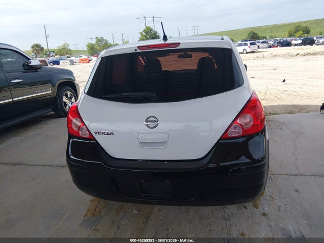 Nissan Versa 1.8s