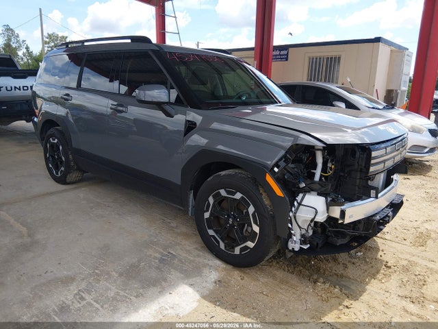 Salvage Hyundai SANTA FE Image