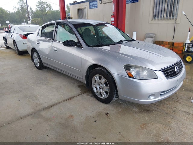 Salvage Nissan Altima Image
