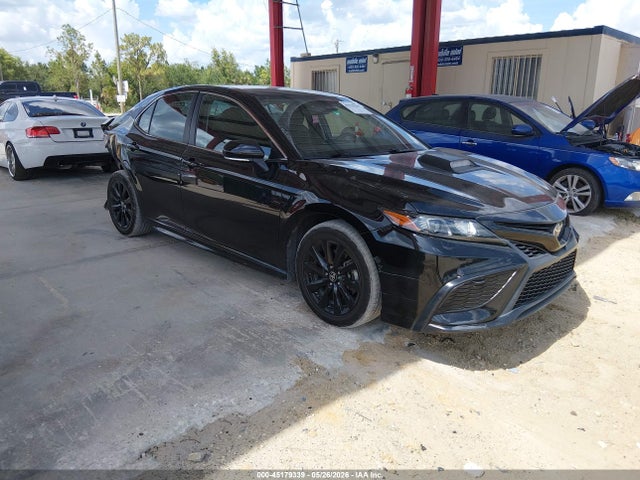 Salvage Toyota Camry Image