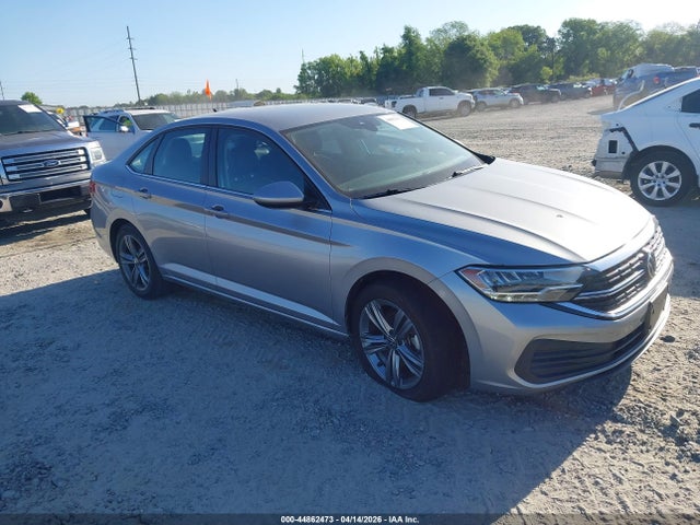Salvage Volkswagen Jetta Image