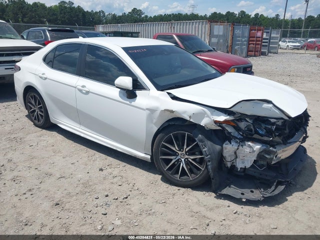 Salvage Toyota Camry Image