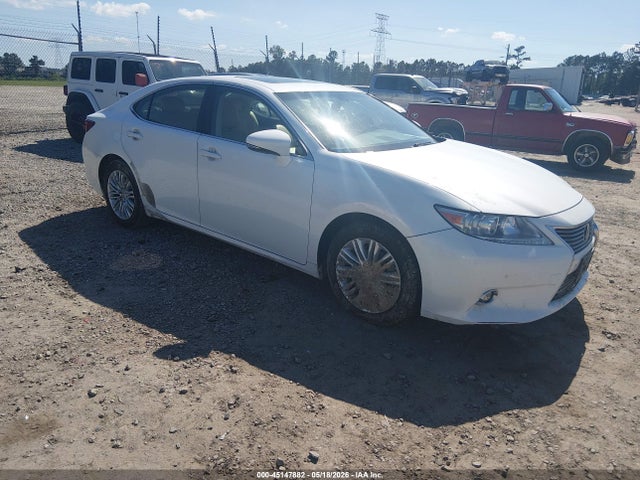 Salvage Lexus Es Image