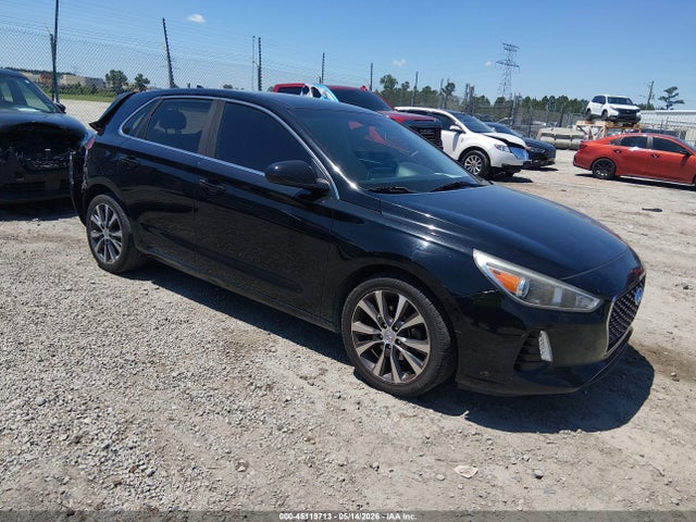 Salvage Hyundai ELANTRA Image