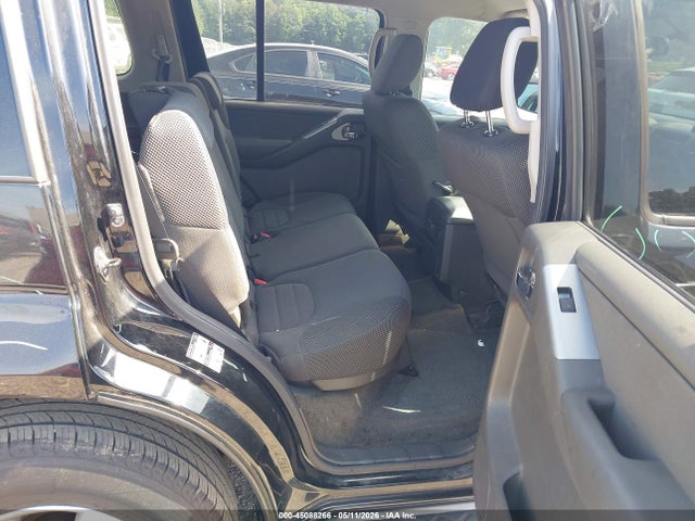 Nissan Pathfinder S