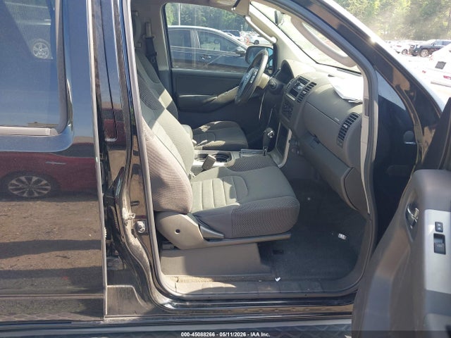 Nissan Pathfinder S