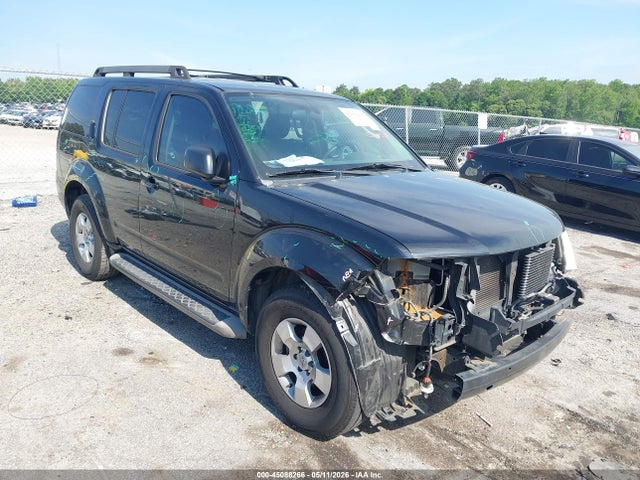 Salvage Nissan Pathfinder Image