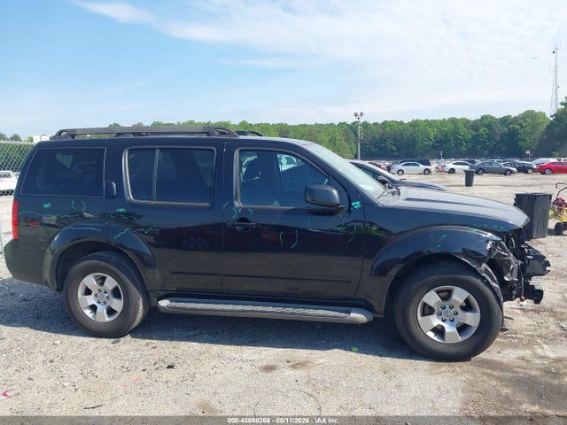Nissan Pathfinder S