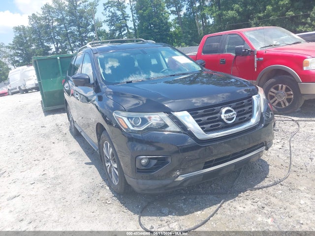 Salvage Nissan Pathfinder Image