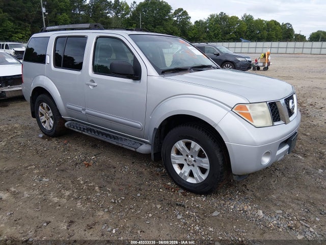 Nissan Pathfinder Le