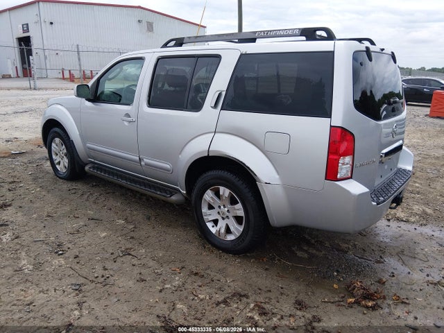 Nissan Pathfinder Le